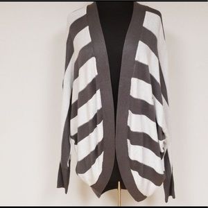 Striped cardigan L/XL🤍